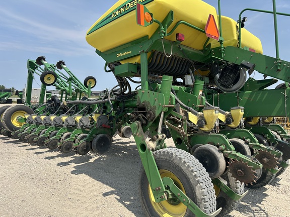 2004 John Deere 1770NT CCS (4th thumbnail)