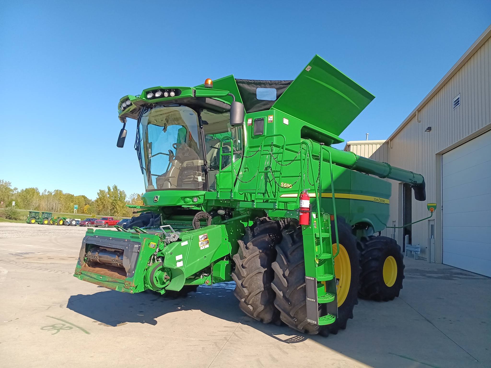 2017 John Deere S690 Image 3