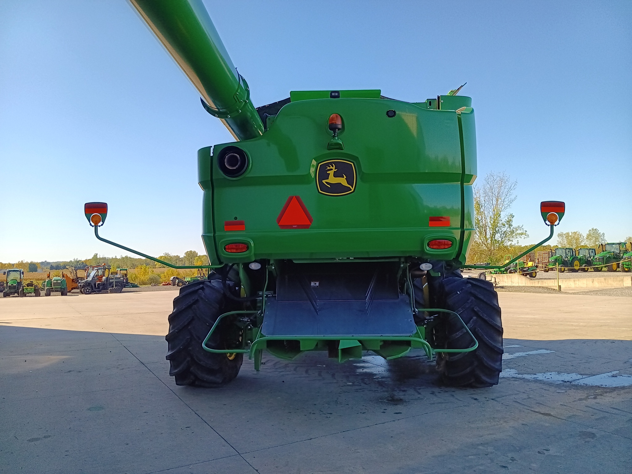 2017 John Deere S690 Image 6