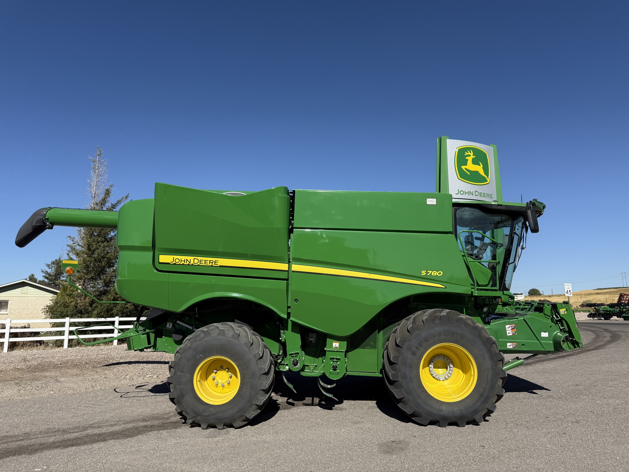 2023 John Deere S780 Image 6
