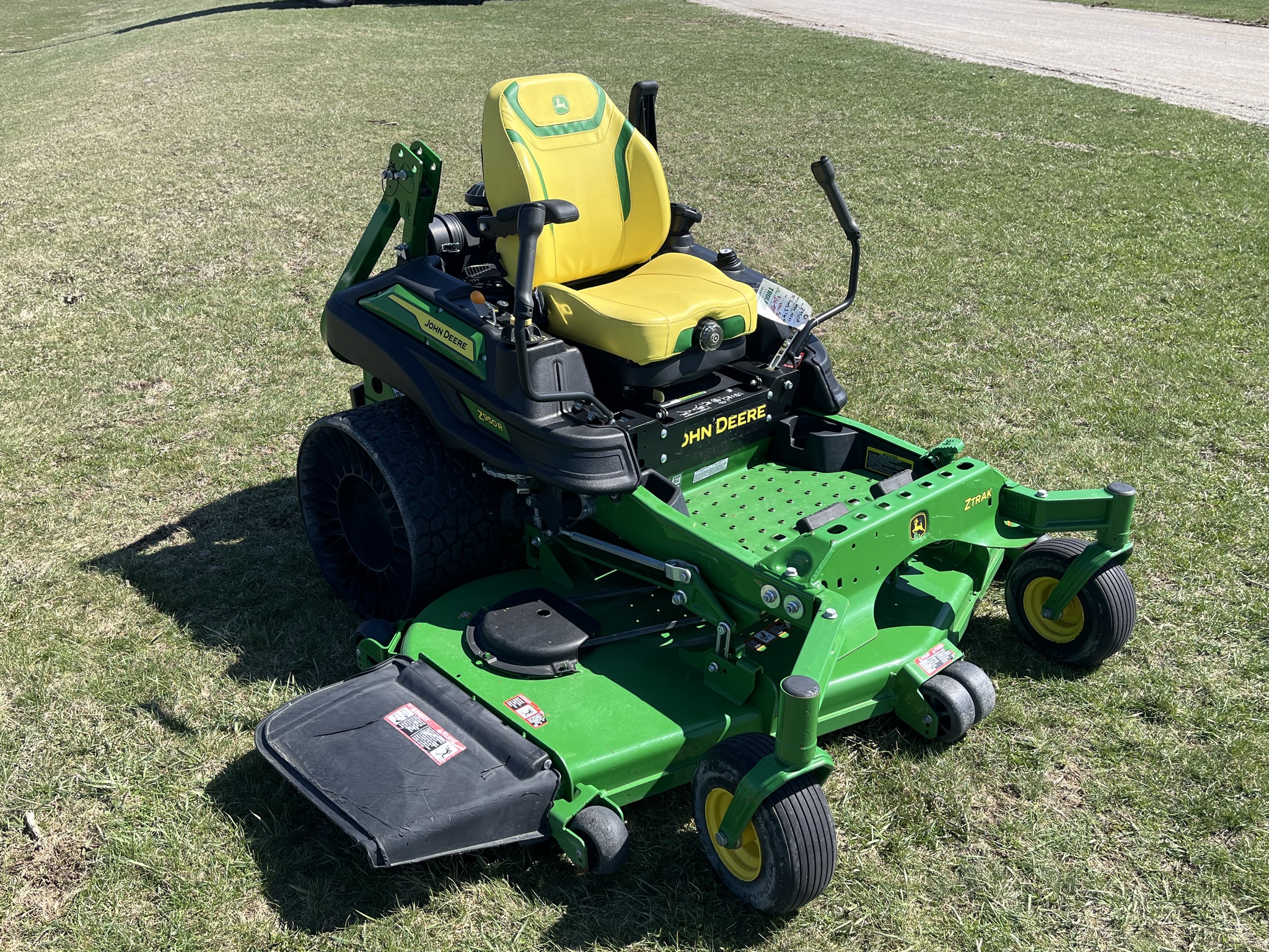 2024 John Deere Z950R Image 3