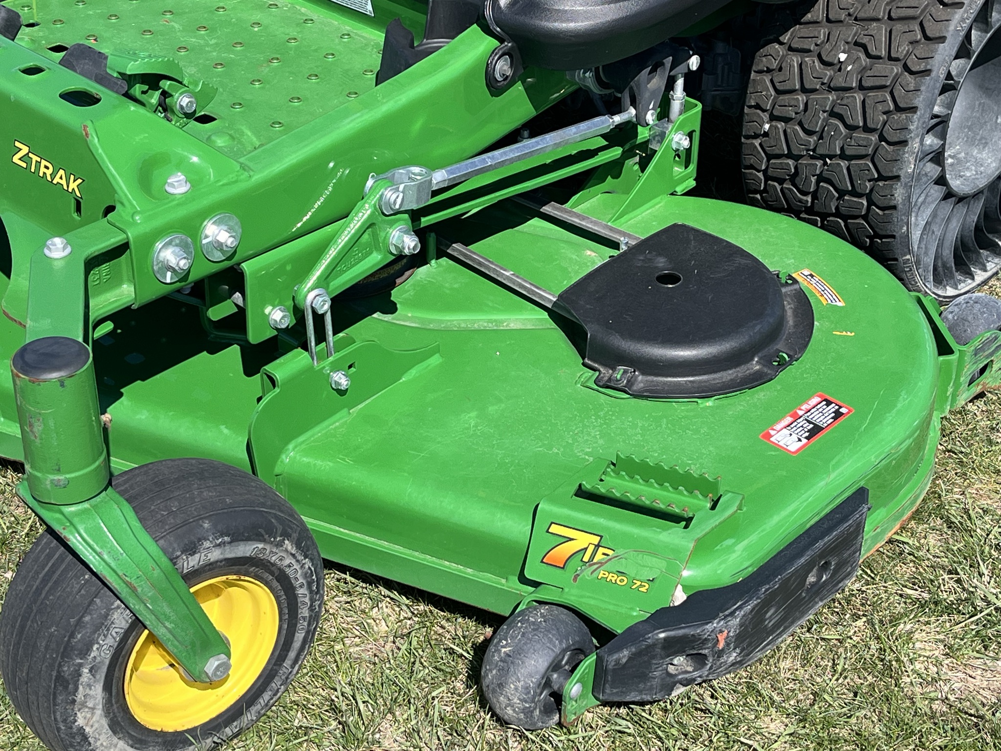 2024 John Deere Z950R Image 9