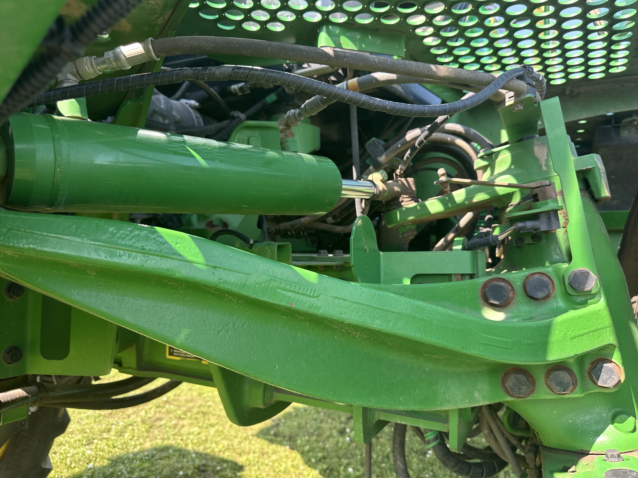 2021 John Deere R4045 Image 9