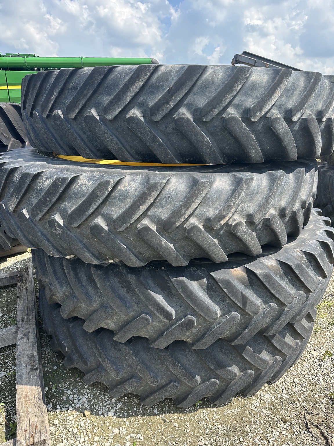 2021 John Deere R4045 Image 11