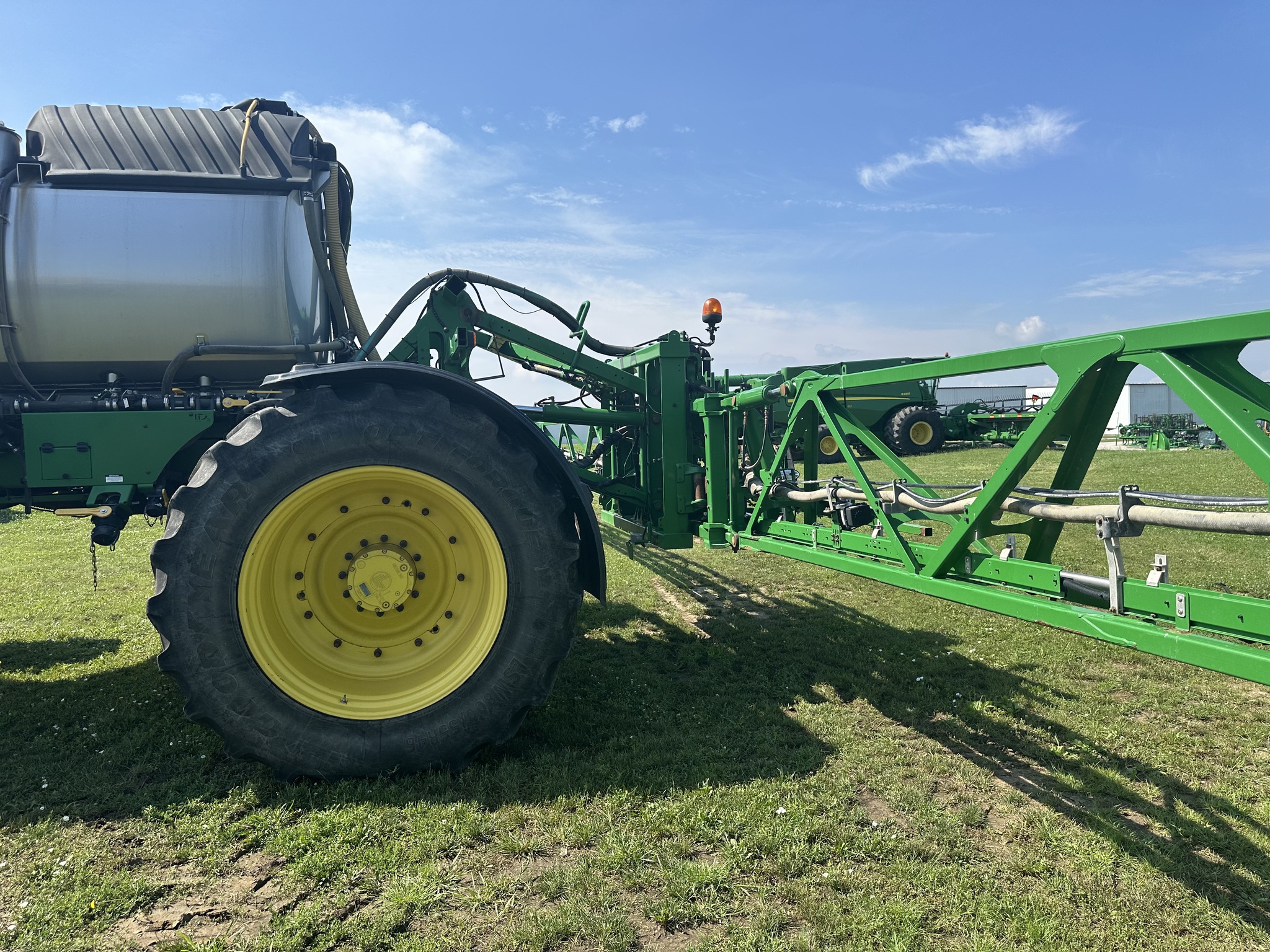 2021 John Deere R4045 Image 17