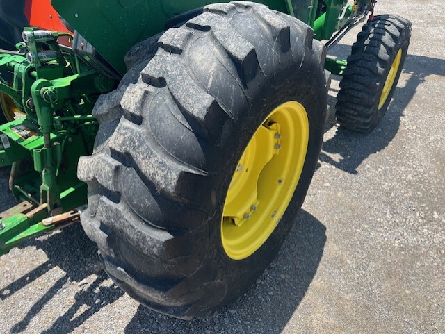 2018 John Deere 5075E Image 11