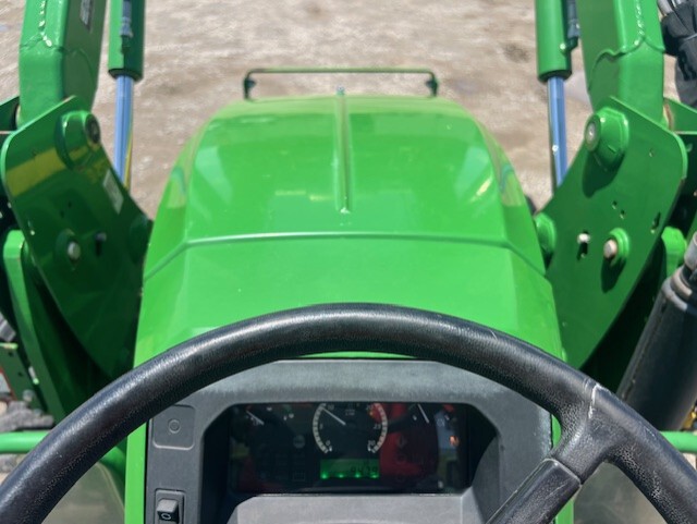 2018 John Deere 5075E Image 19