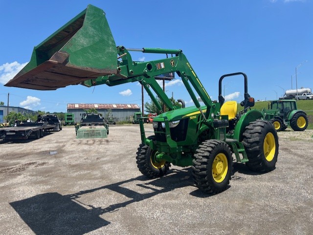2018 John Deere 5075E Image 2