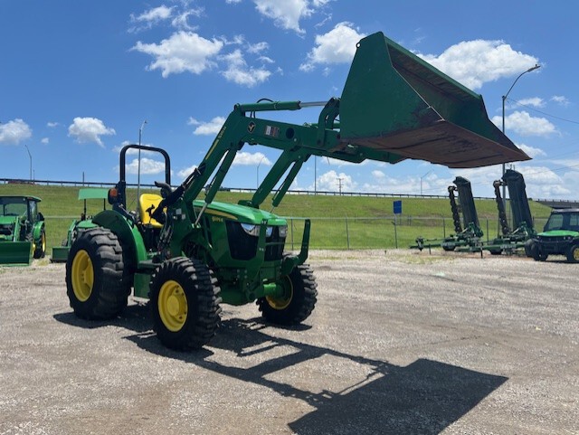 2018 John Deere 5075E Image 7