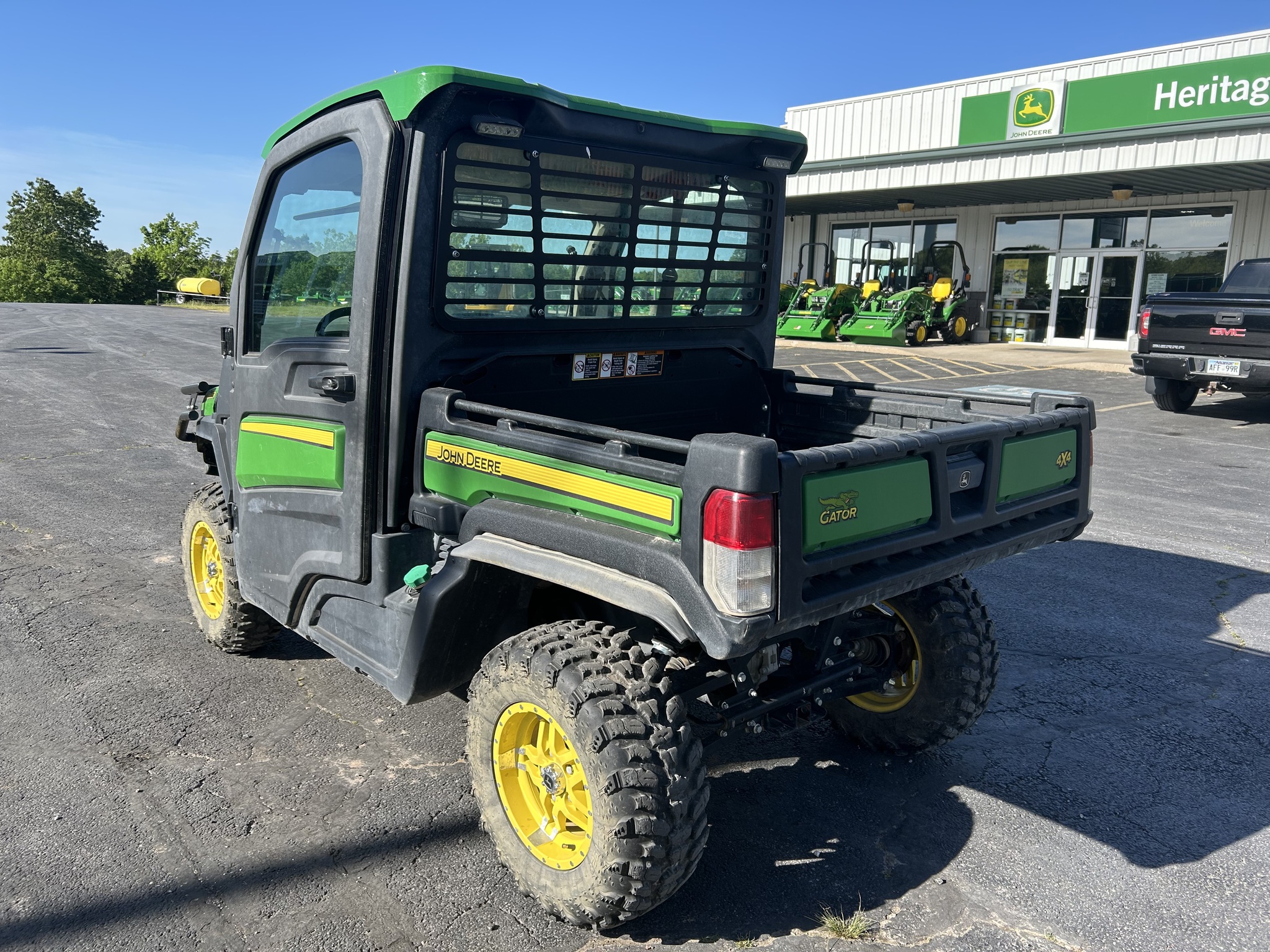  2020 John Deere XUV 865R at Heritage Tractor in Anderson, MO