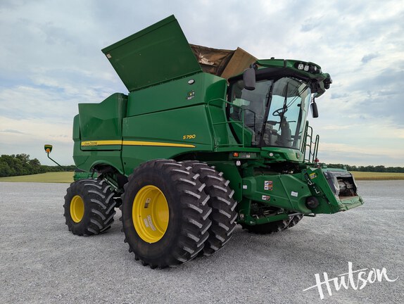 Photo of 2022 John Deere S790