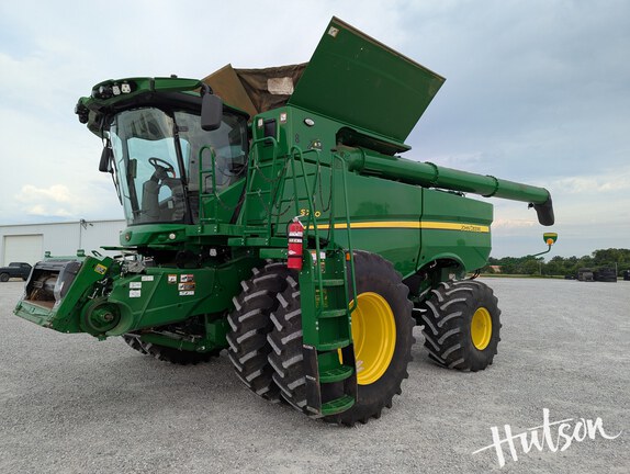 Photo of 2022 John Deere S790
