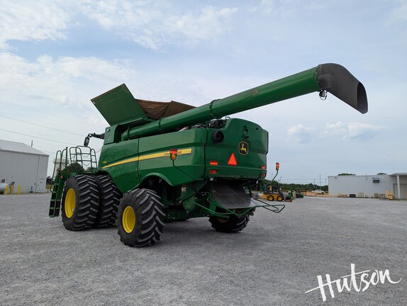 Photo of 2022 John Deere S790