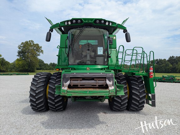 Photo of 2022 John Deere S790