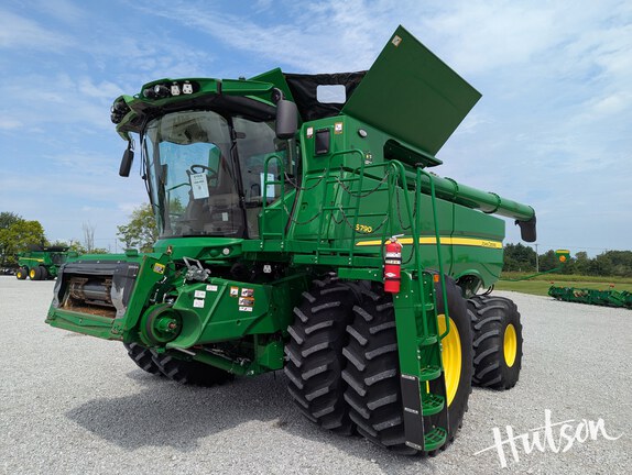 Photo of 2022 John Deere S790