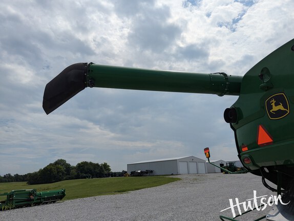 Photo of 2022 John Deere S790