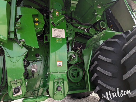Photo of 2022 John Deere S790