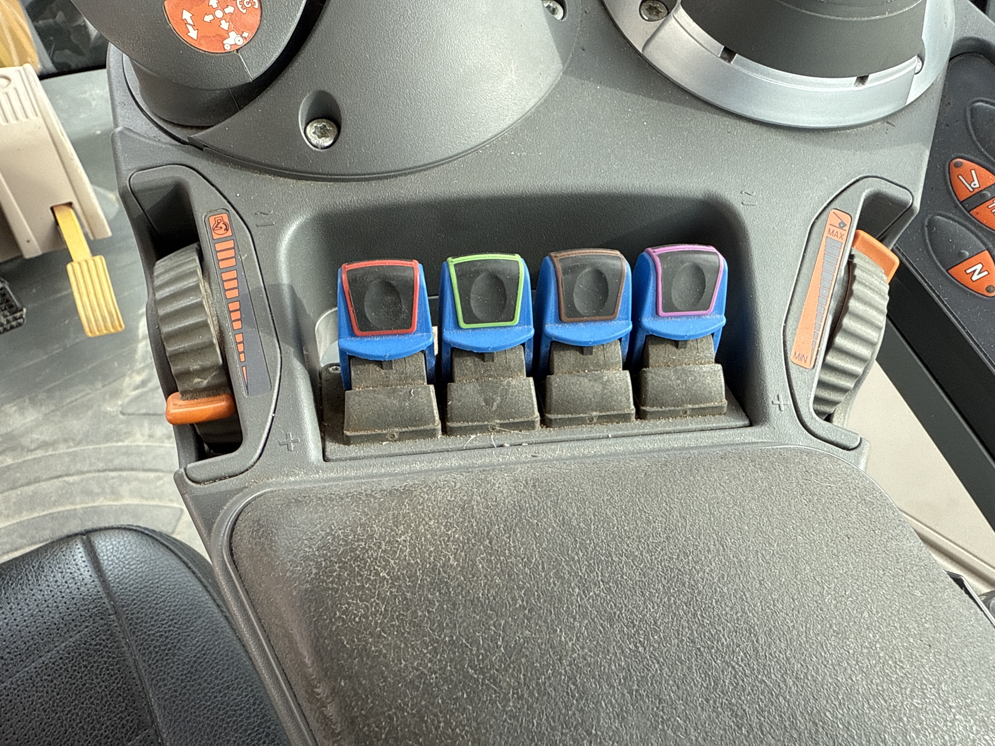 2019 Challenger 1042 Image 40