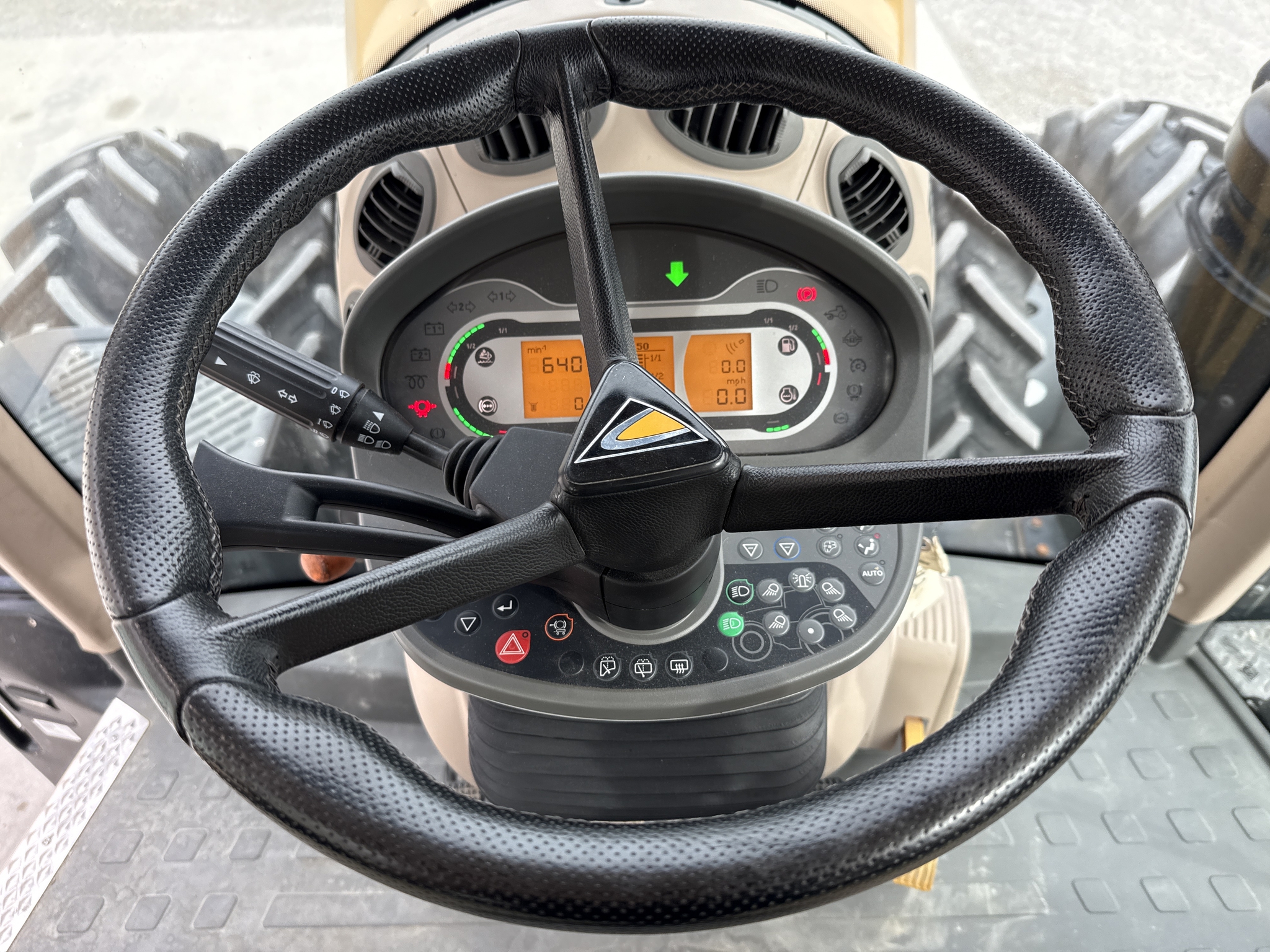 2019 Challenger 1042 Image 31