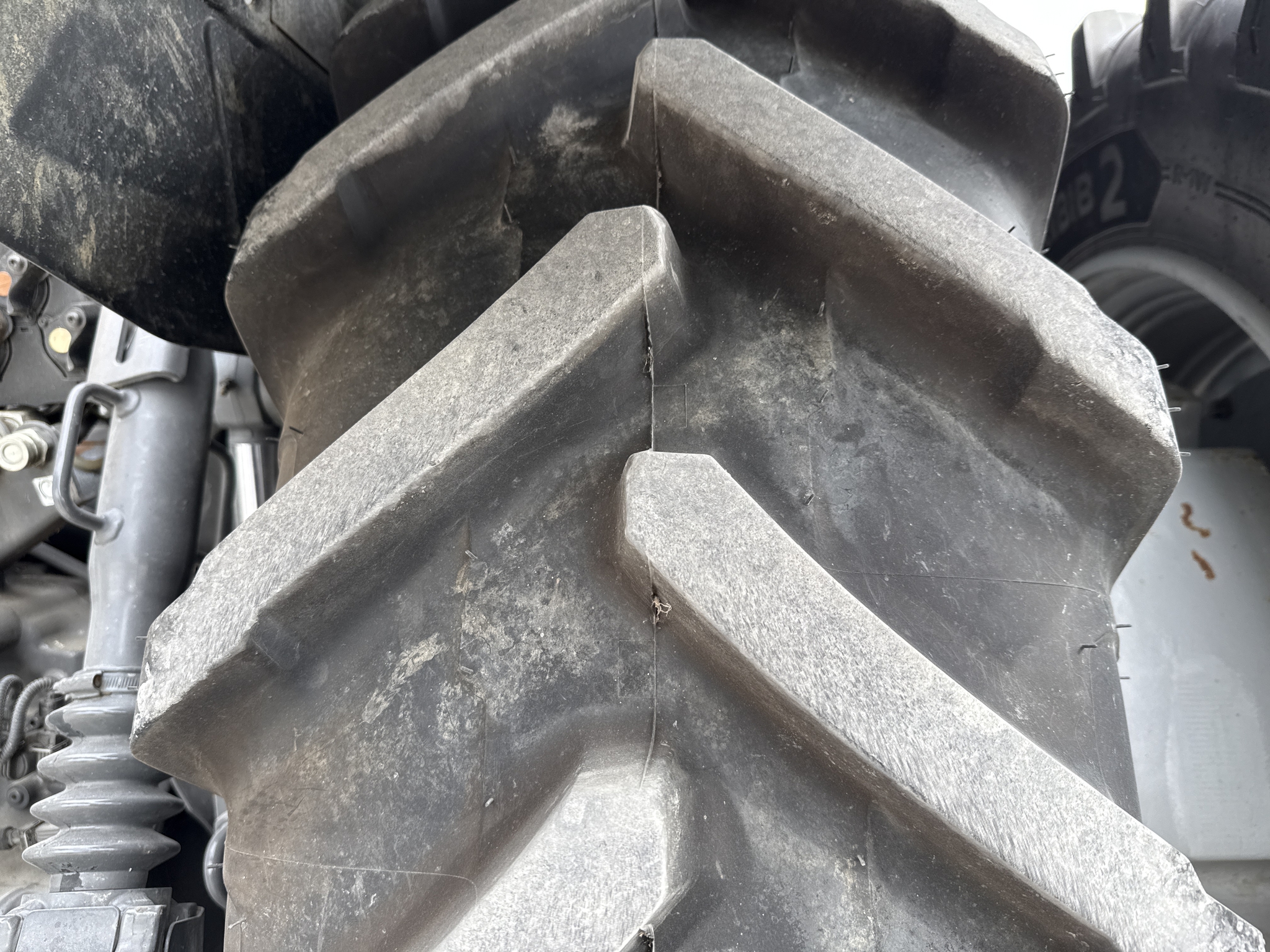 2019 Challenger 1042 Image 17