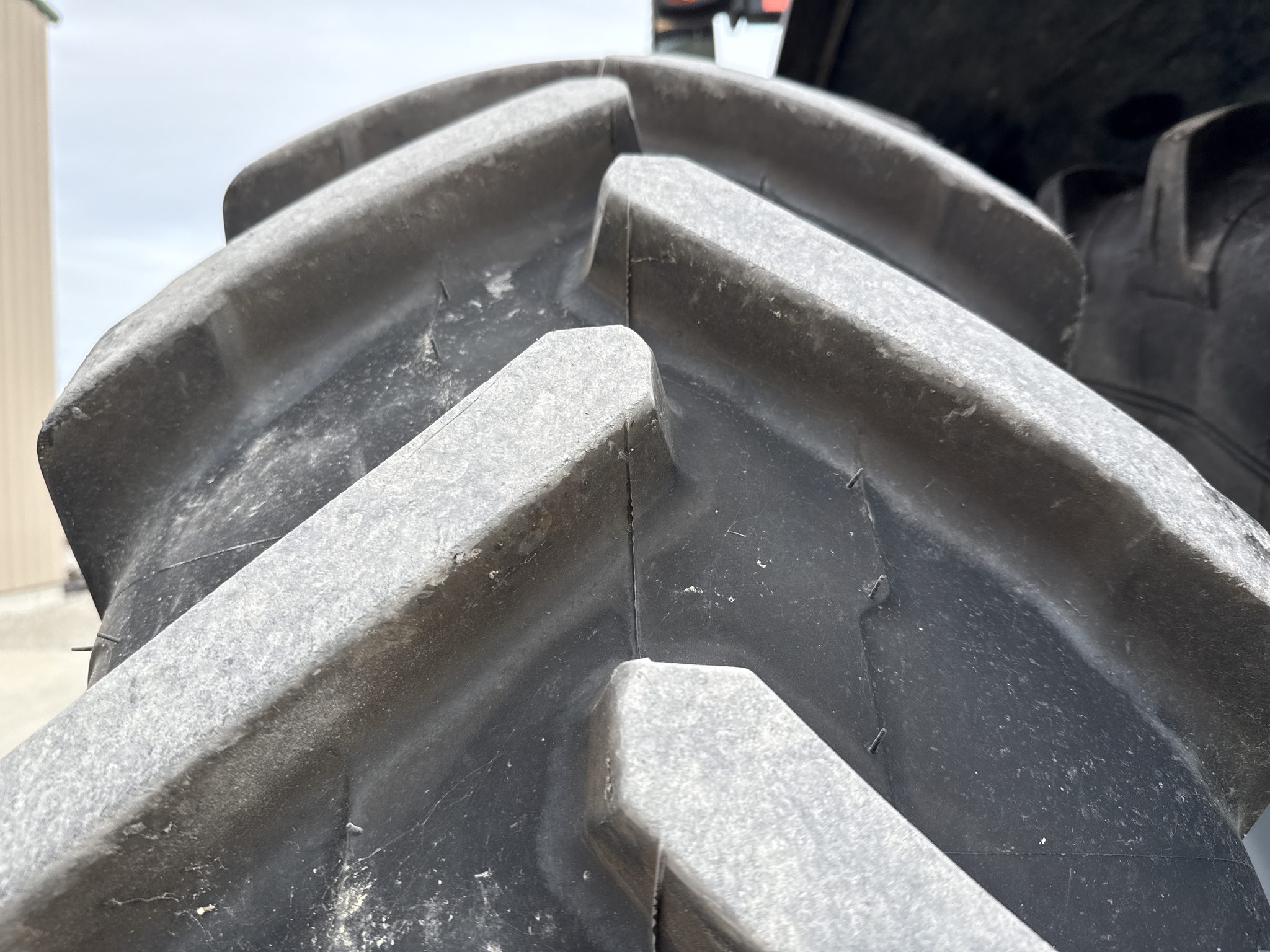 2019 Challenger 1042 Image 9