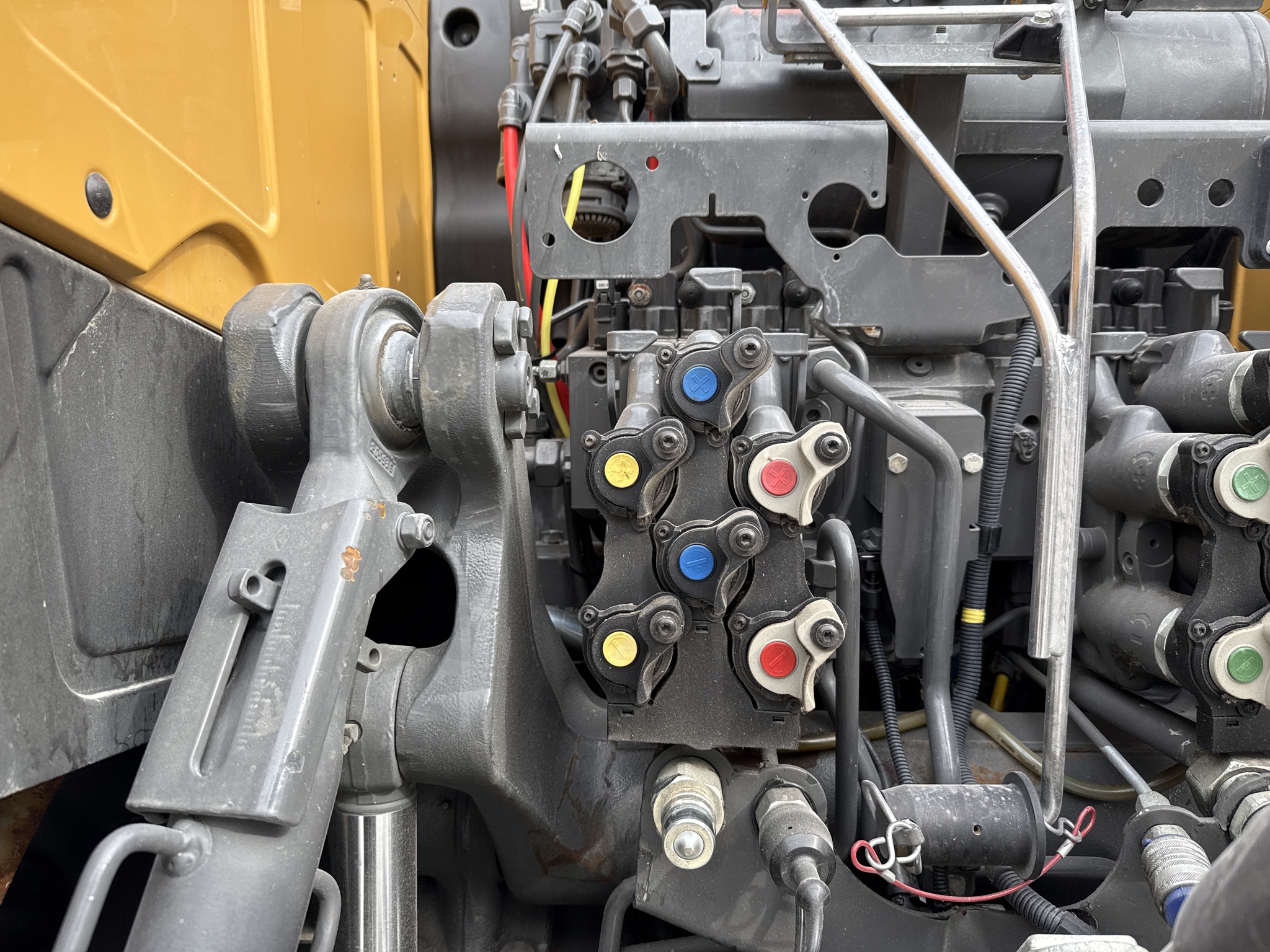 2019 Challenger 1042 Image 13