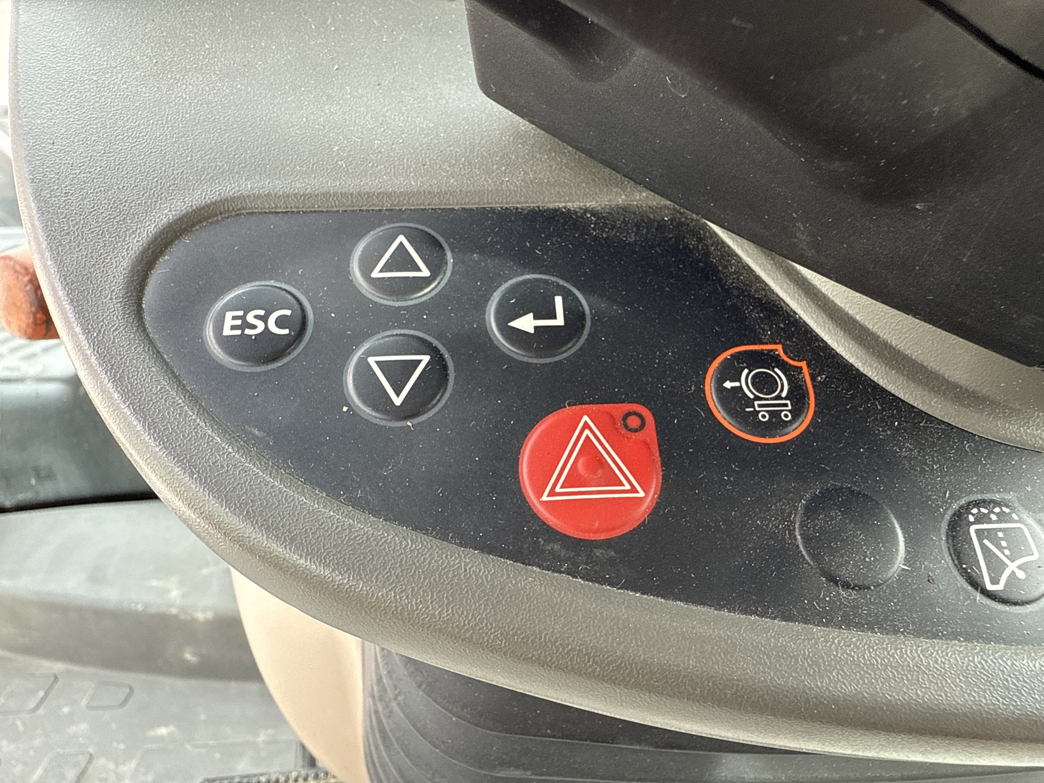 2019 Challenger 1042 Image 33