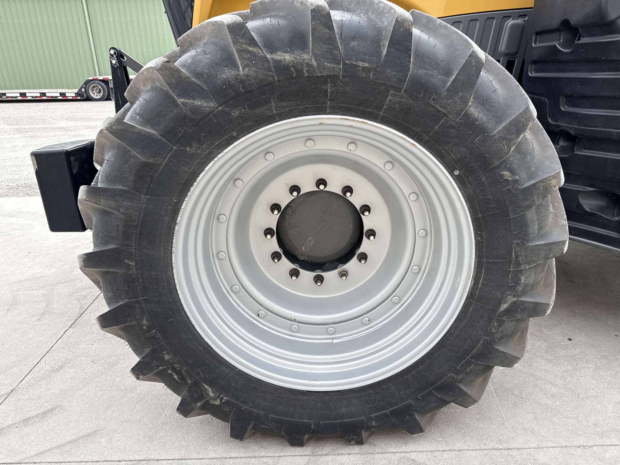 2019 Challenger 1042 Image 5