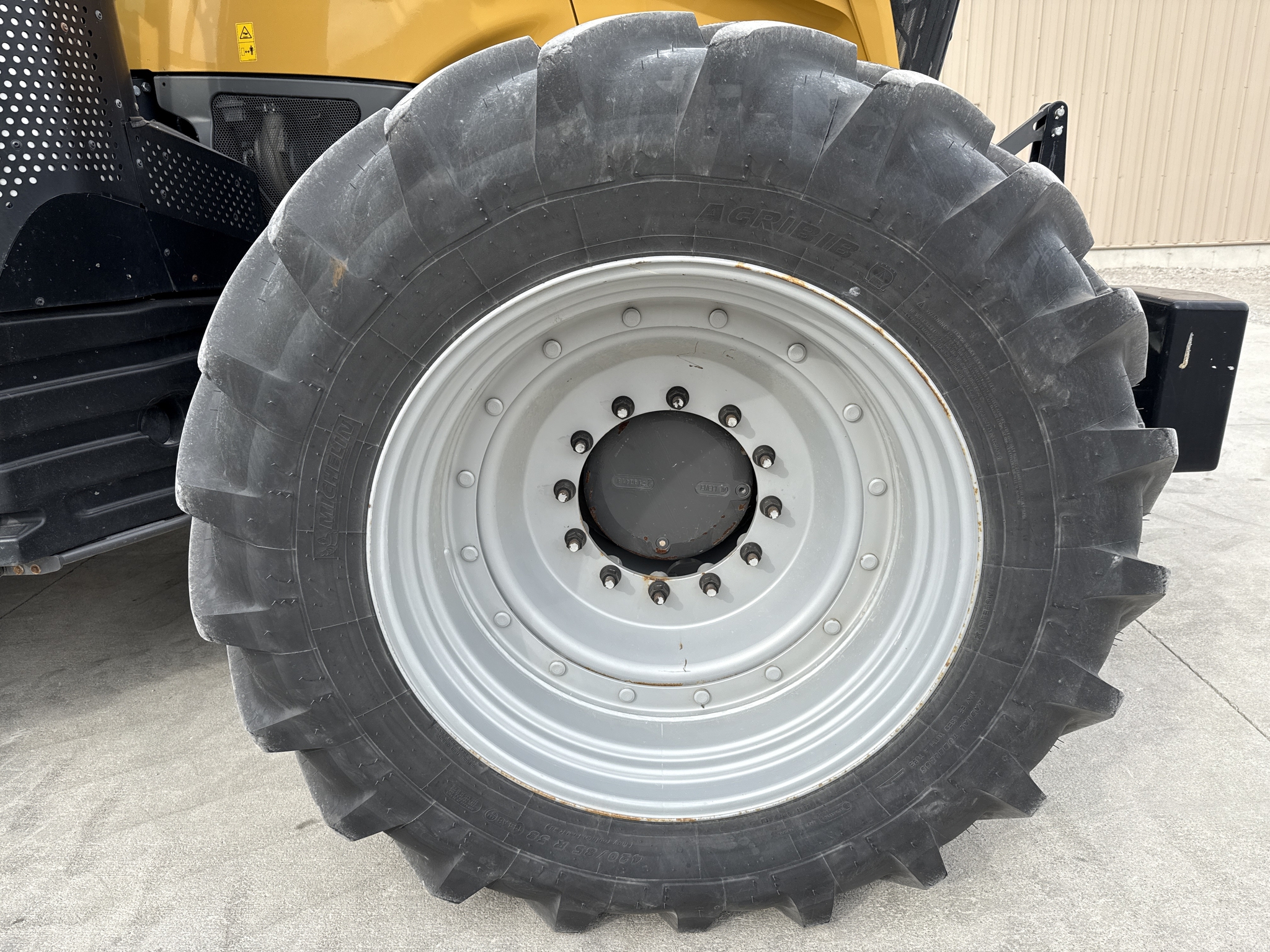 2019 Challenger 1042 Image 23