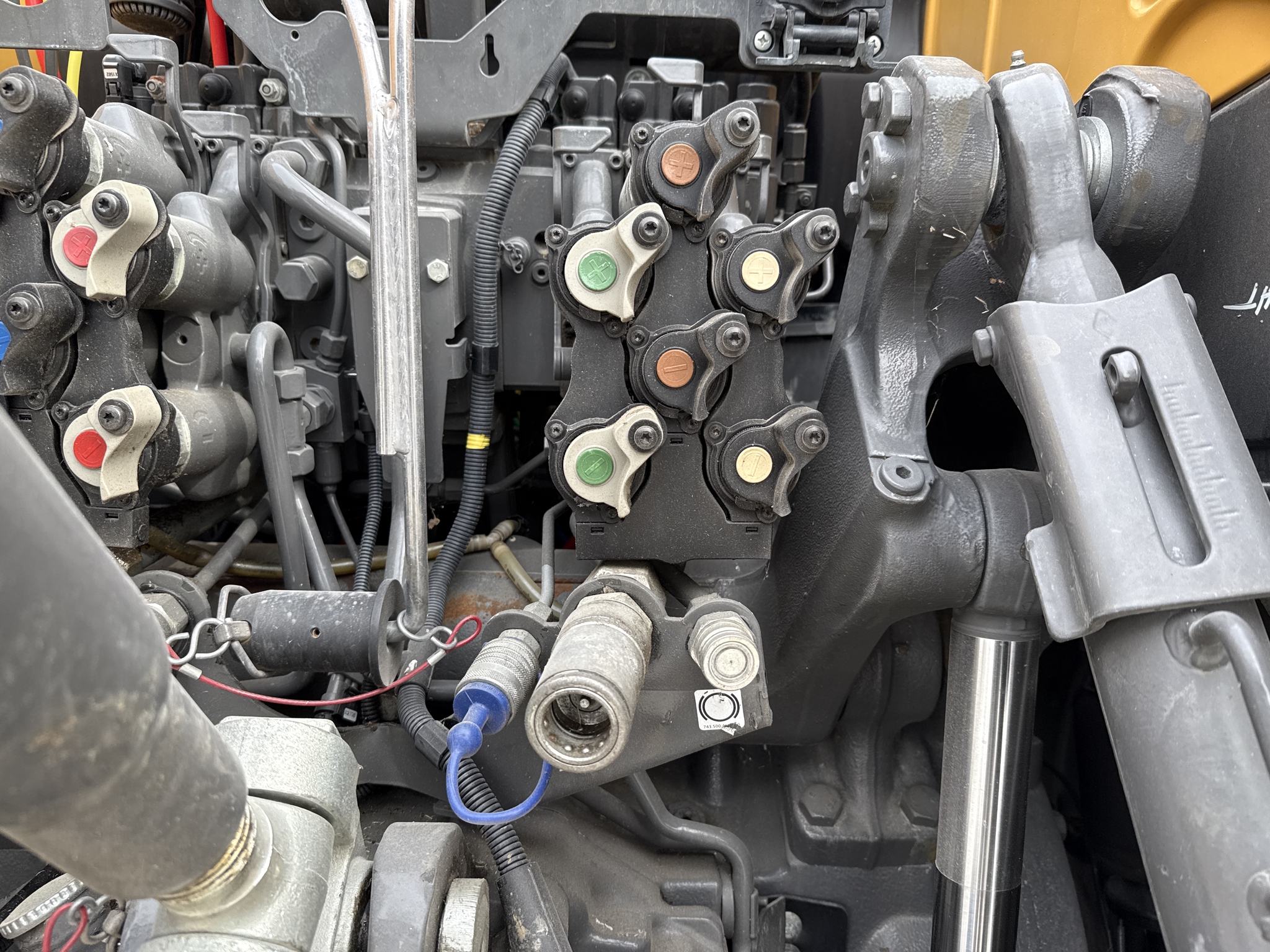 2019 Challenger 1042 Image 14