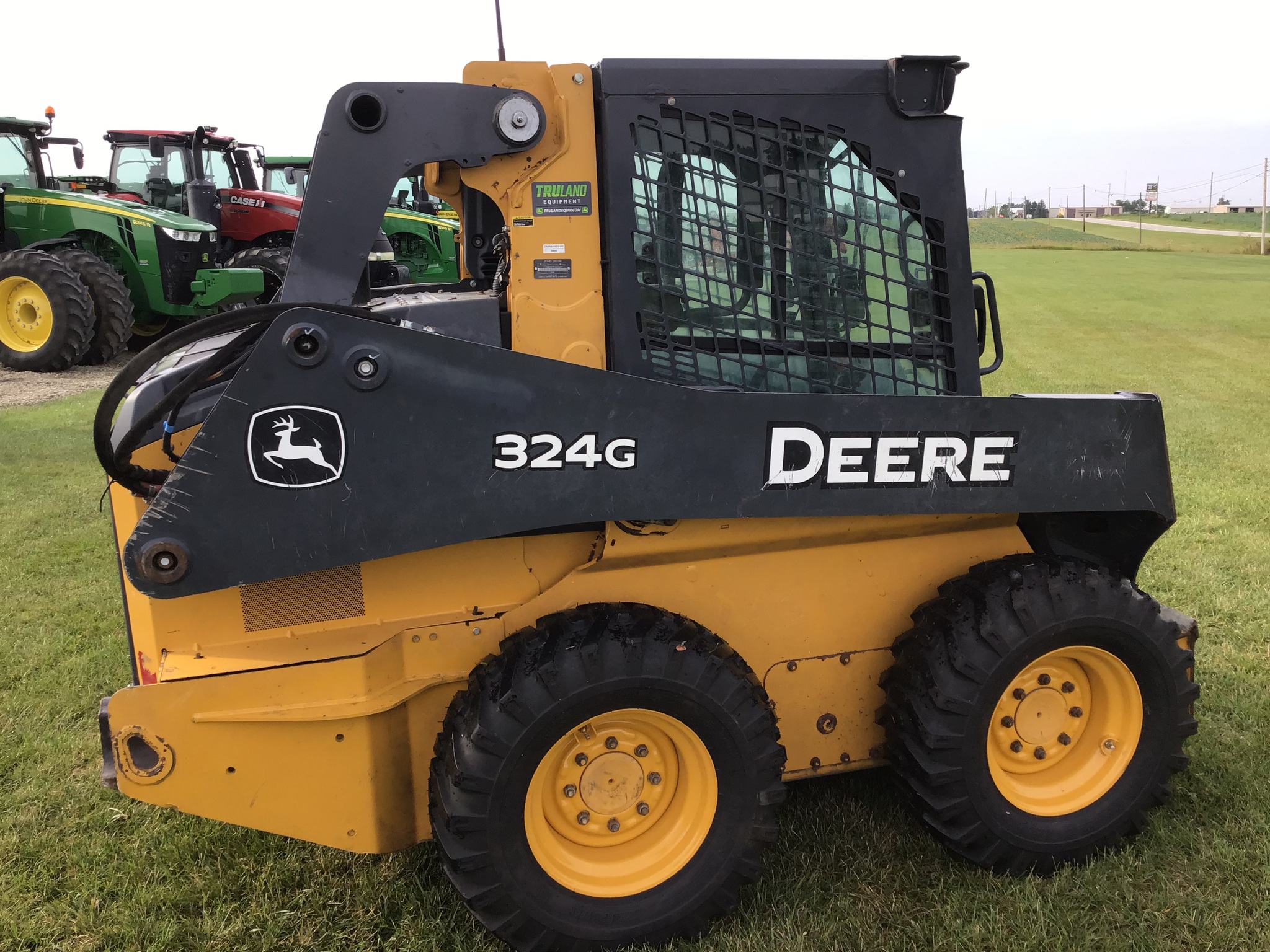 2019 John Deere 324G Image 2