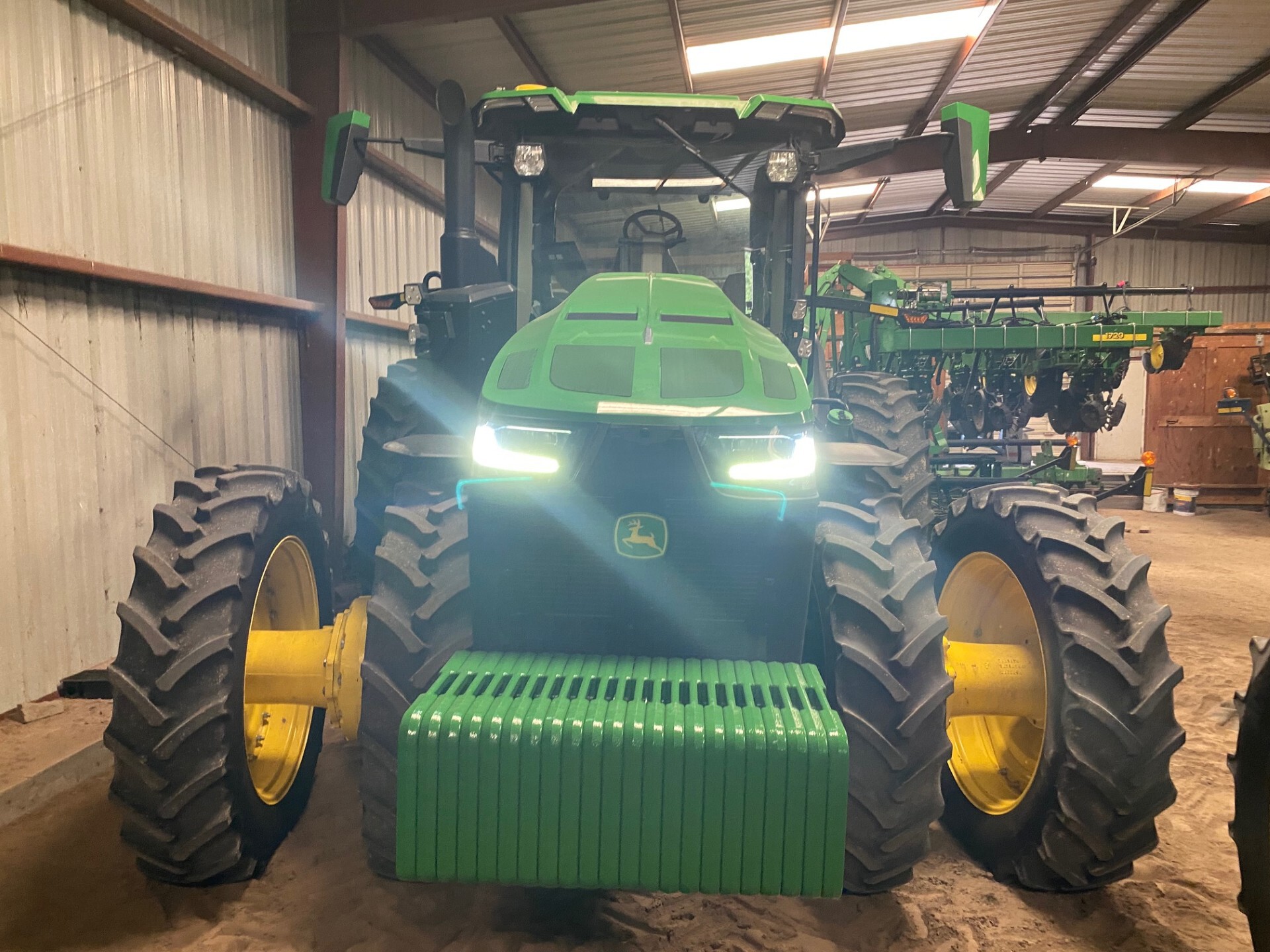 2024 John Deere 8R 340 Image 2