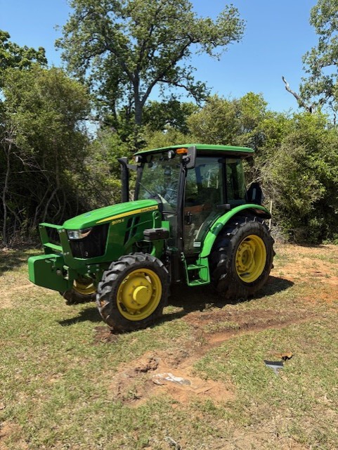 2022 John Deere 5075E Image 1