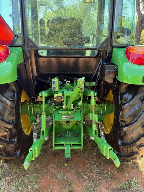 2022 John Deere 5075E Image 6