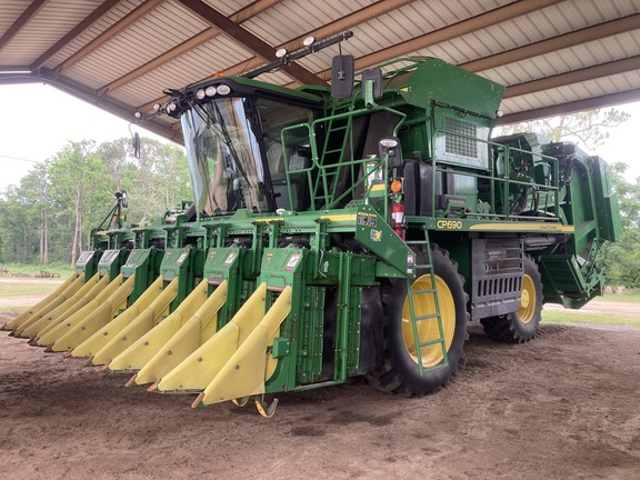 2021 John Deere CP690