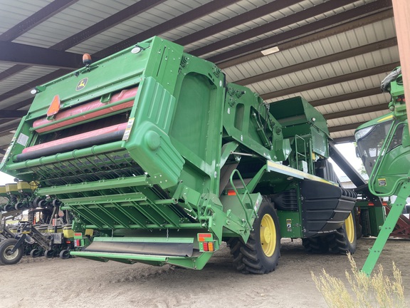 2021 John Deere CP690