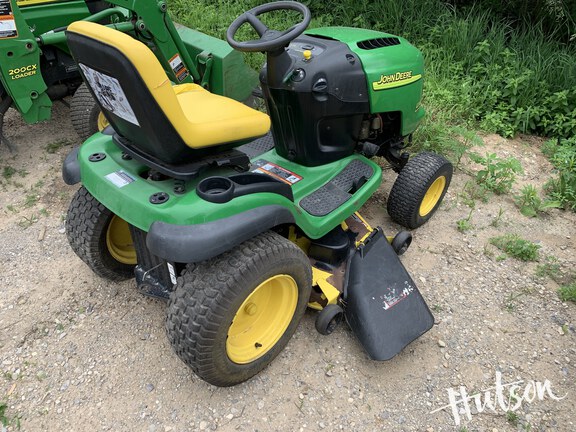 Photo of 2003 John Deere L130