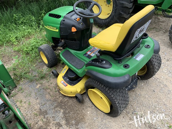 Photo of 2003 John Deere L130