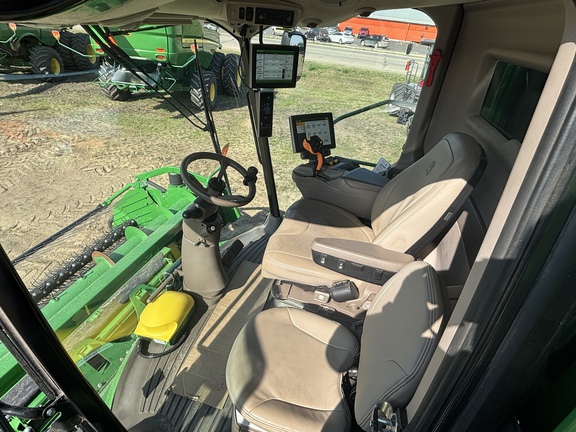 Used 2020 John Deere S790 Combines at Horizon Ag & Turf in Vermilion, AB - Photo12