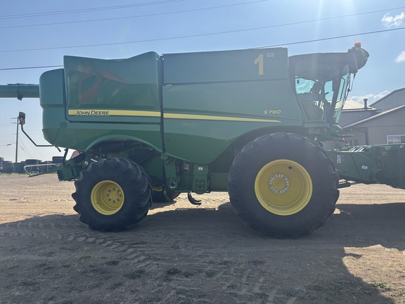 Used 2020 John Deere S790 Combines at Horizon Ag & Turf in Vermilion, AB - Photo8