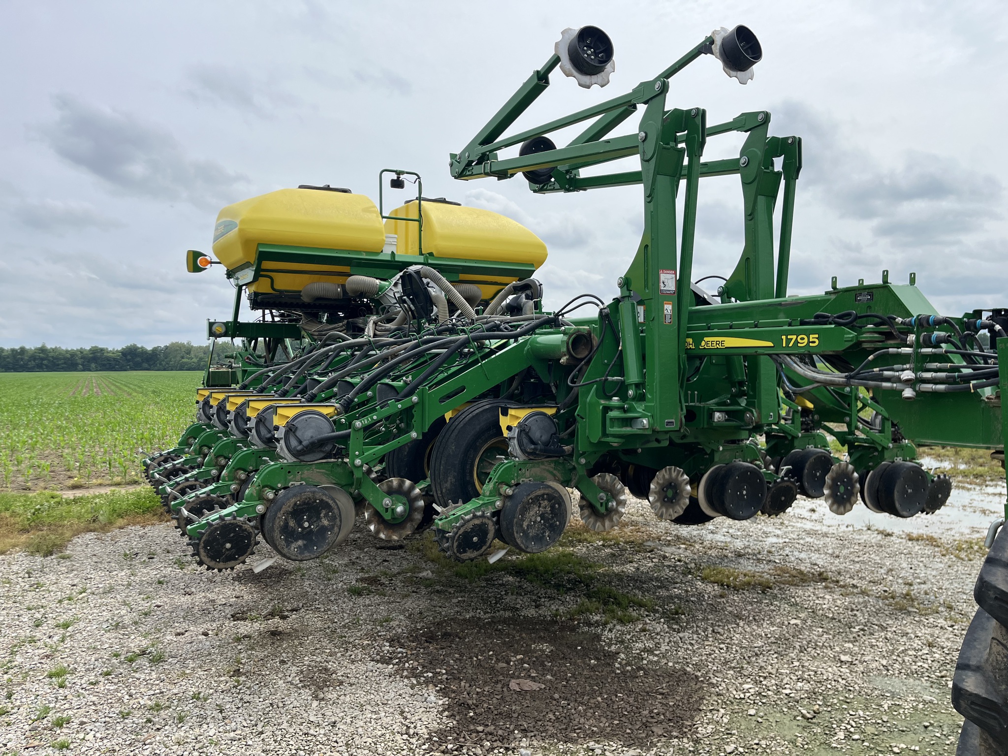 Used 2019 John Deere 1795 Planters: Drawn at Koenig Equipment in Greensburg, IN - PhotoXL7