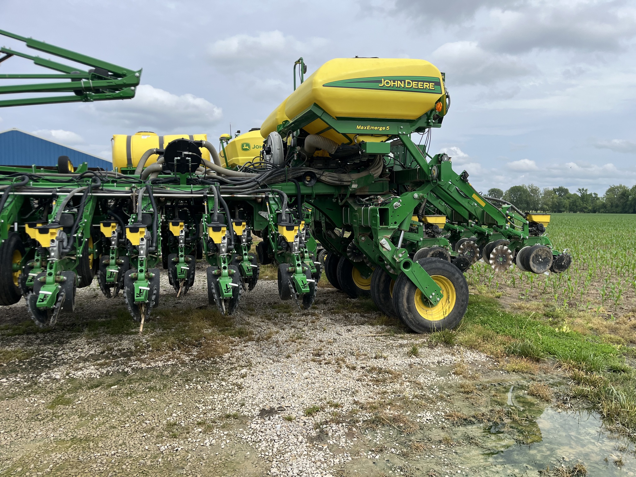 Used 2019 John Deere 1795 Planters: Drawn at Koenig Equipment in Greensburg, IN - PhotoXL2