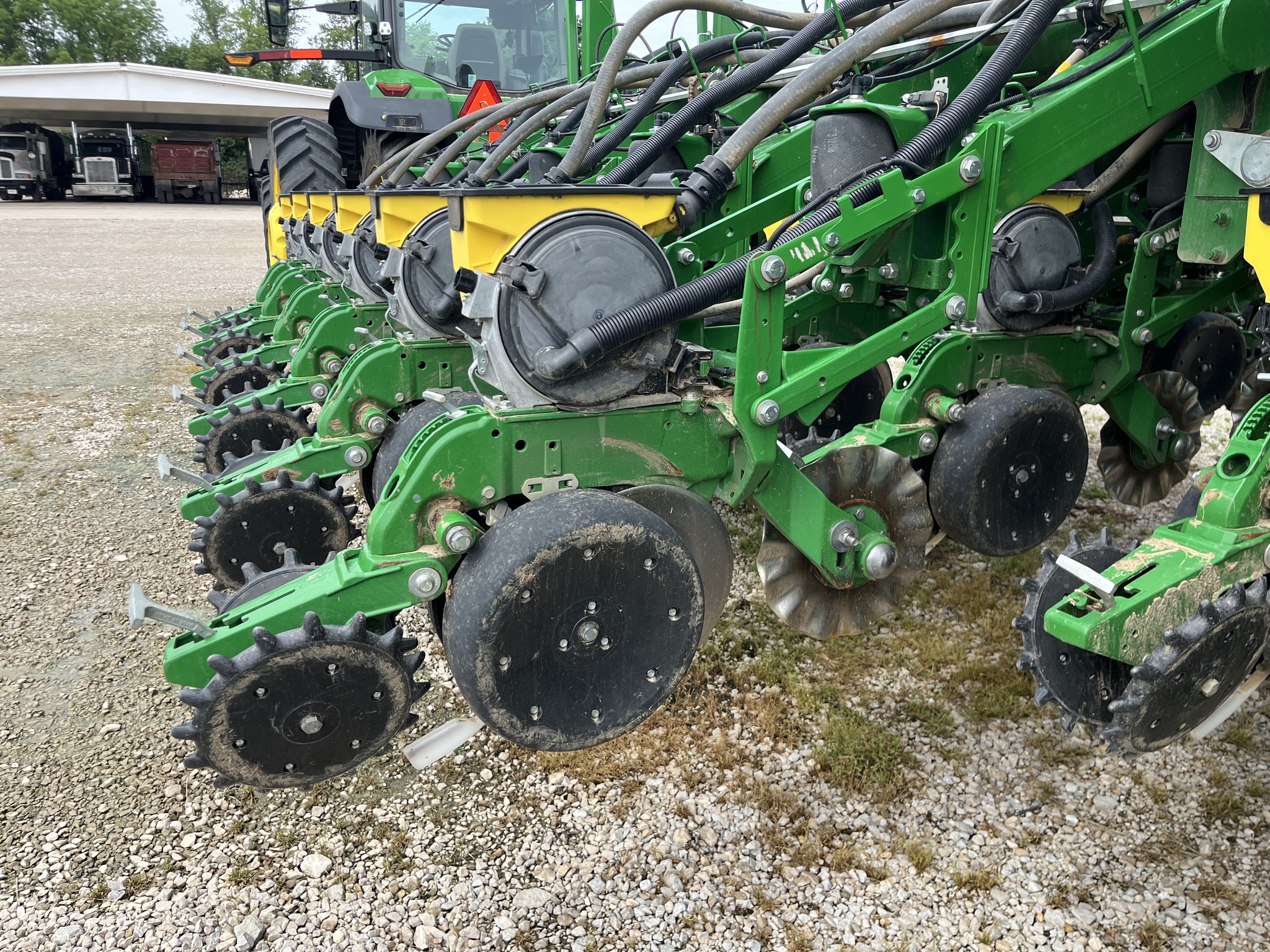 Used 2019 John Deere 1795 Planters: Drawn at Koenig Equipment in Greensburg, IN - PhotoXL8