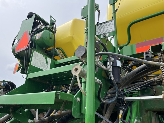 Used 2019 John Deere 1795 Planters: Drawn at Koenig Equipment in Greensburg, IN - Photo11