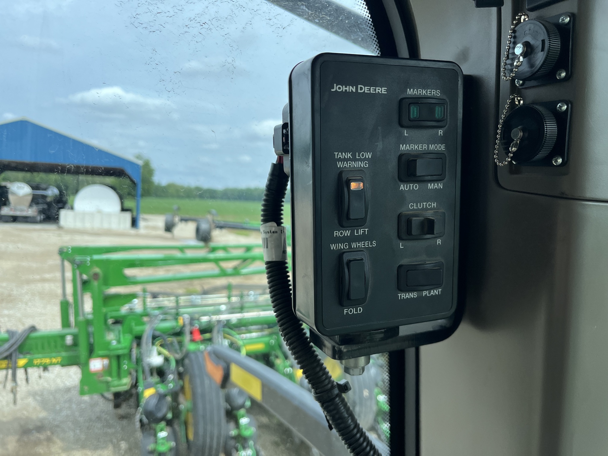 Used 2019 John Deere 1795 Planters: Drawn at Koenig Equipment in Greensburg, IN - PhotoXL20