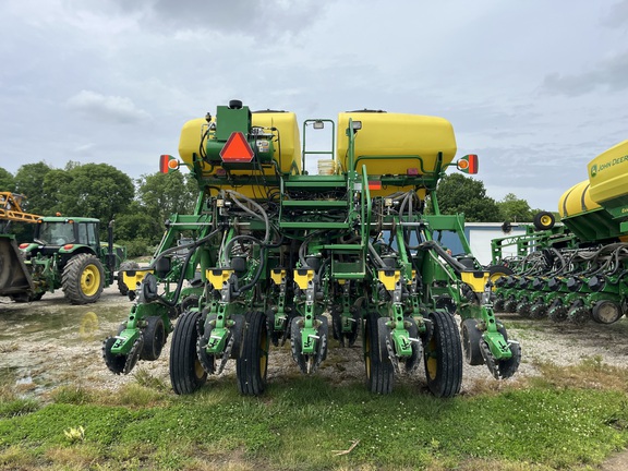Used 2019 John Deere 1795 Planters: Drawn at Koenig Equipment in Greensburg, IN - Photo3