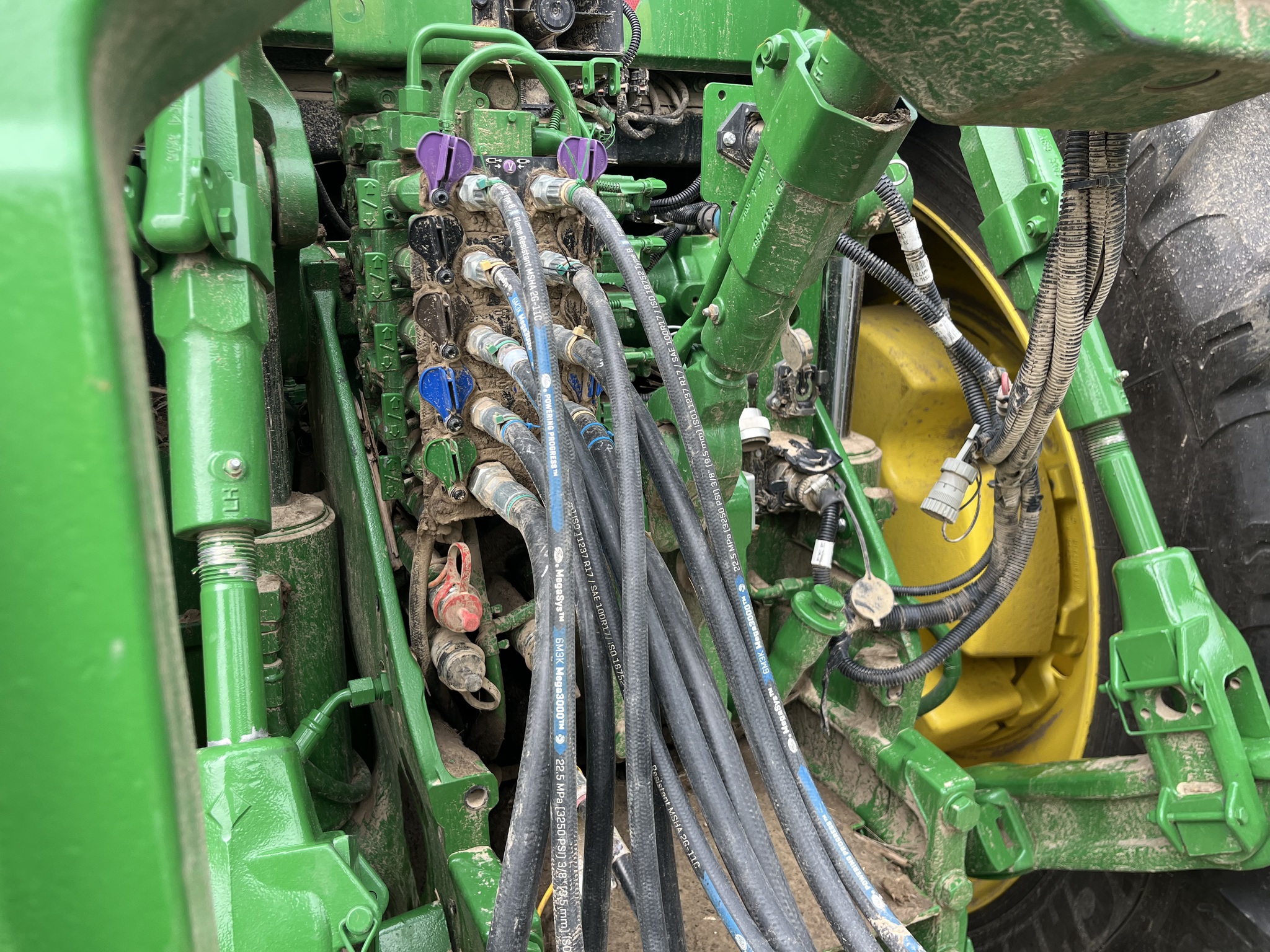 Used 2019 John Deere 1795 Planters: Drawn at Koenig Equipment in Greensburg, IN - PhotoXL19