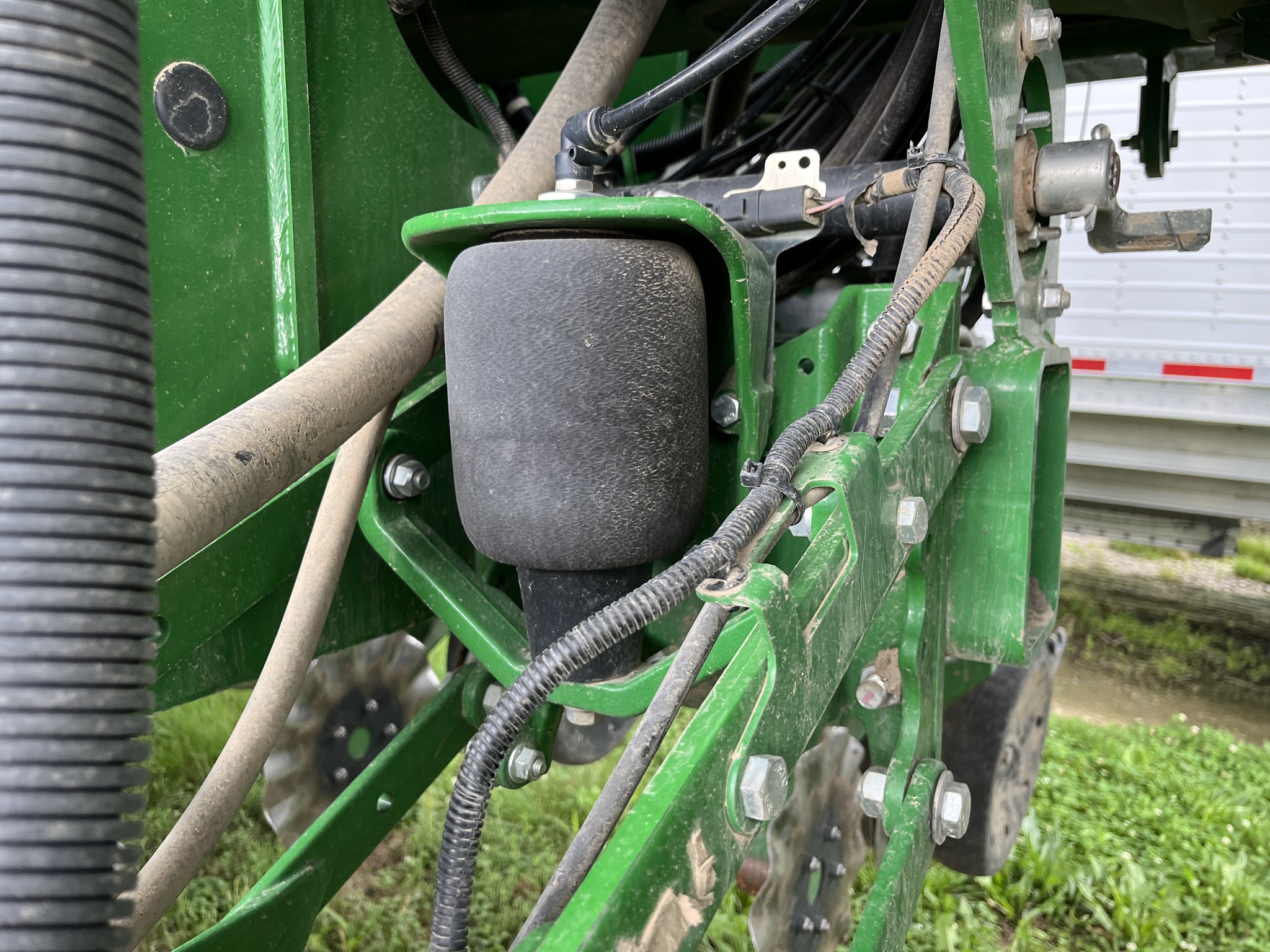 Used 2019 John Deere 1795 Planters: Drawn at Koenig Equipment in Greensburg, IN - PhotoXL9