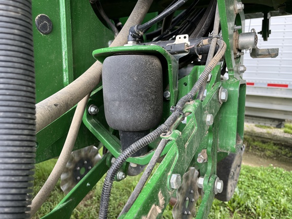 Used 2019 John Deere 1795 Planters: Drawn at Koenig Equipment in Greensburg, IN - Photo9