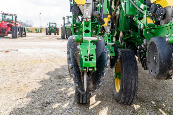 Used 2019 John Deere 1795 Planters: Drawn at Koenig Equipment in Greensburg, IN - Photo16